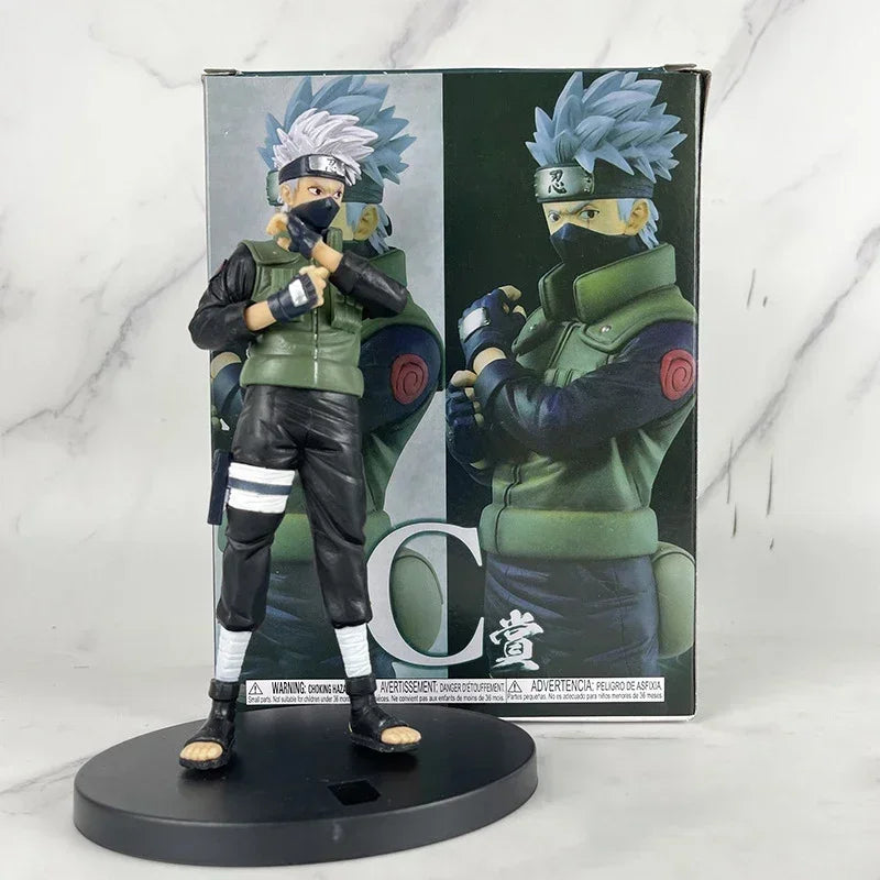 oys GiftsAction Figure Naruto Shippuden – Uchiha Sasuke 27cm | Collezione Bandai