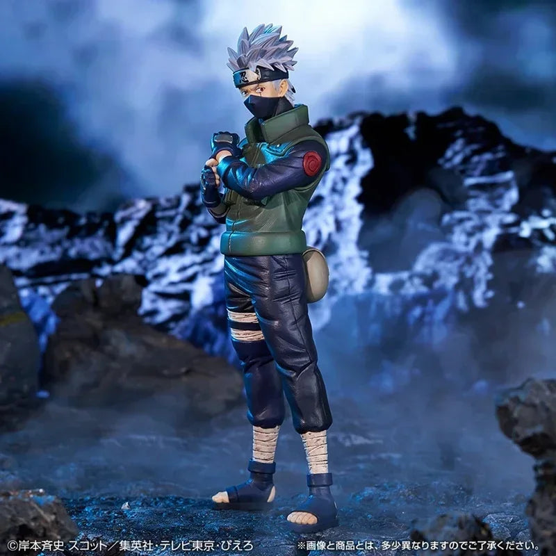 oys GiftsAction Figure Naruto Shippuden – Uchiha Sasuke 27cm | Collezione Bandai